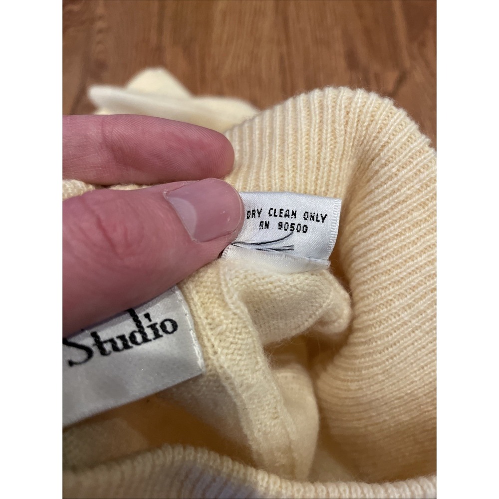 Madison Studio Women's Cable Knit Turtleneck 100% Cashmere Yellow Size XL - Picture 4 of 7